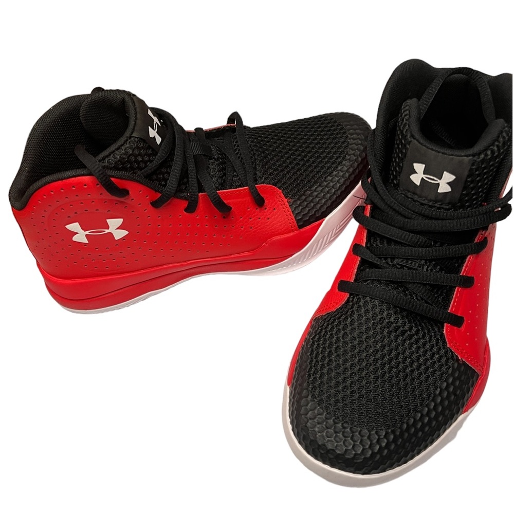 NWOT Under Armor Sneakers